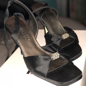 Sam&Libby Black small pumps